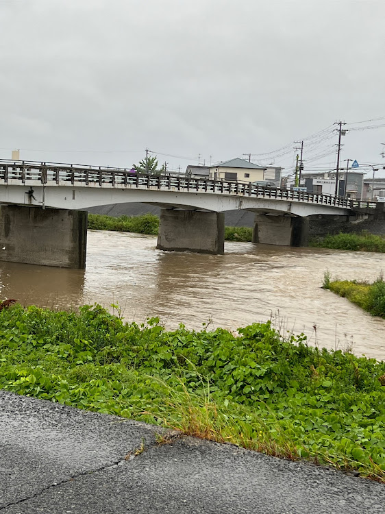 NV350キャラバンの大雨・帰ってきたあぶない刑事・キングダムに関するカスタム事例の投稿画像4枚目