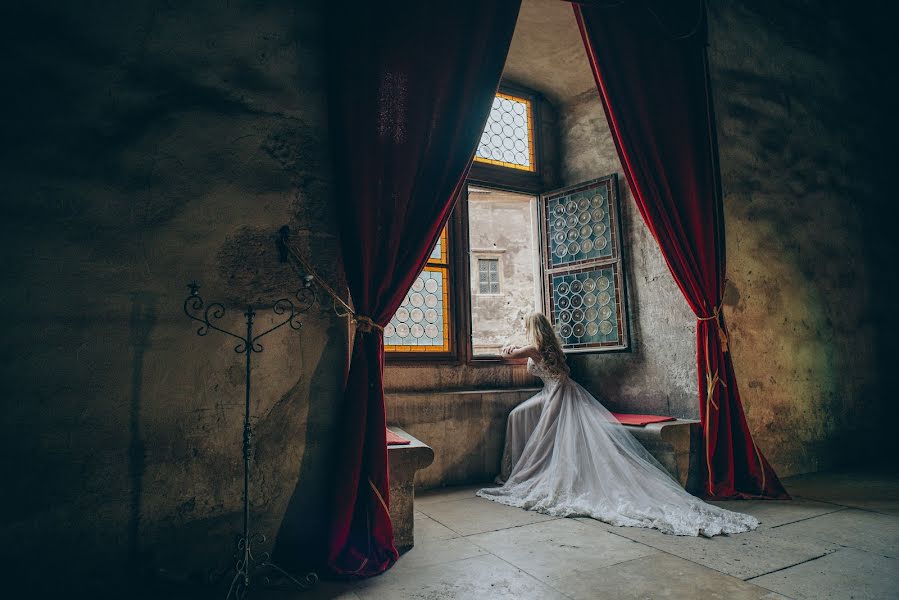 結婚式の写真家Iulian Pirneci (iulianpirneci)。2021 2月18日の写真