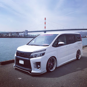 ヴォクシー