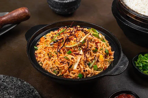 Schezwan Fried Rice Veg [Serves 1-2]