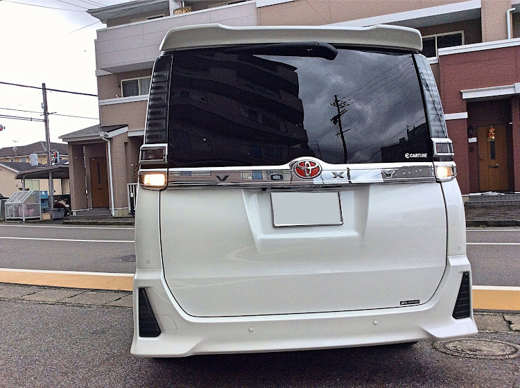 ヴォクシーの洗車納め・今年もお世話になりましたに関するカスタム事例の投稿画像2枚目