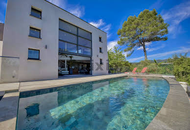 Villa with pool and terrace 5