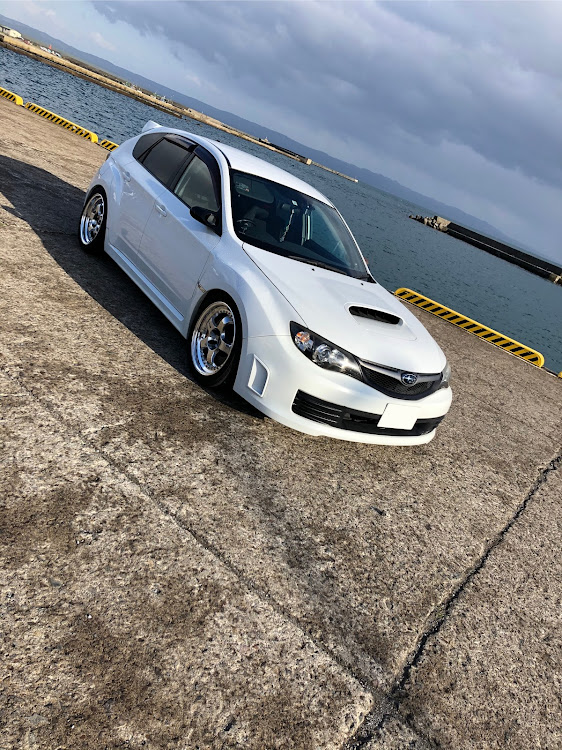 インプレッサ ハッチバックの車高調整・DIY・ホイール交換に関するカスタム事例の投稿画像1枚目