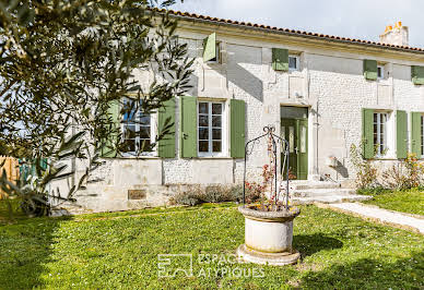 House with pool and terrace 2