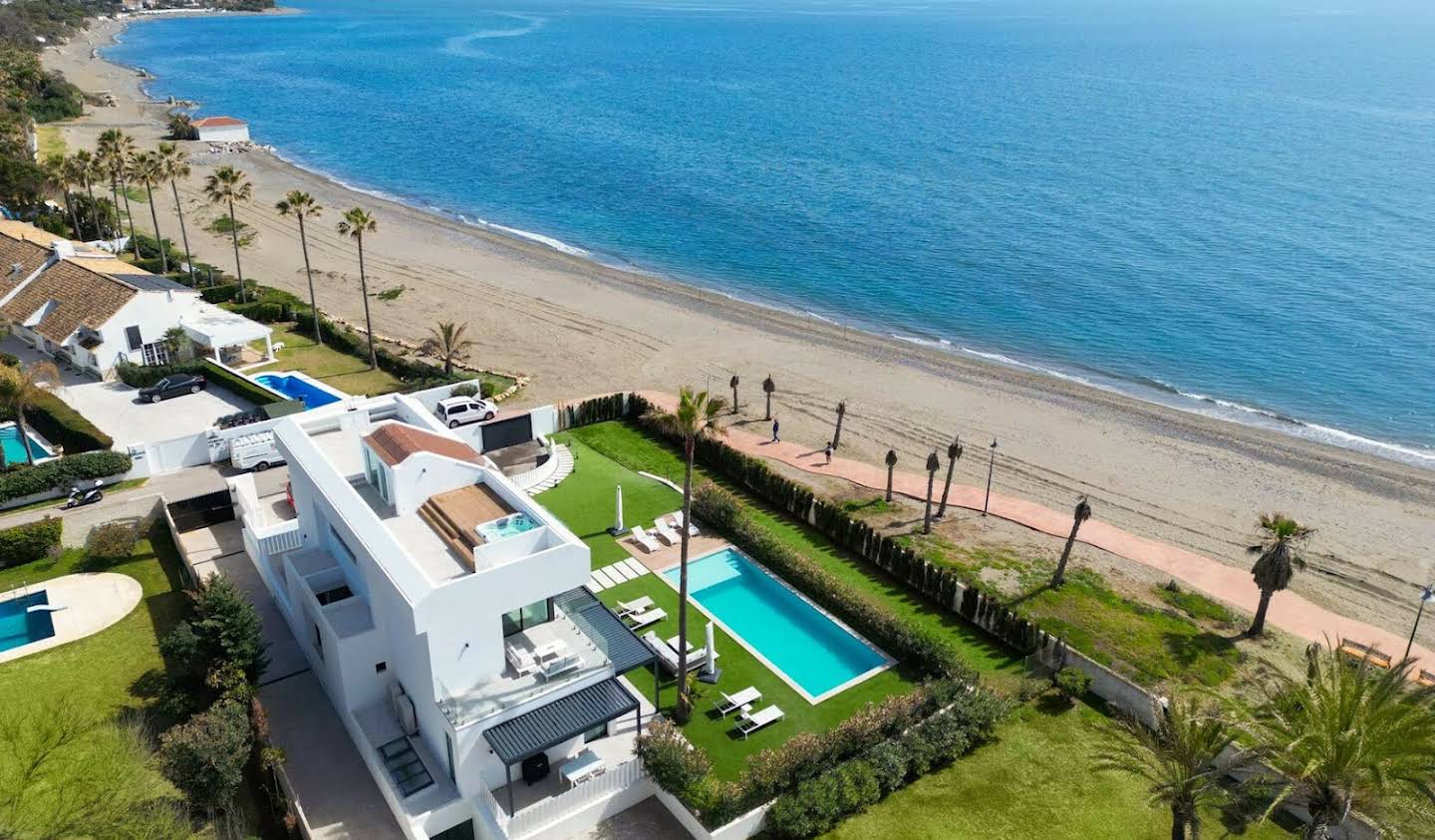 Villa with pool Estepona