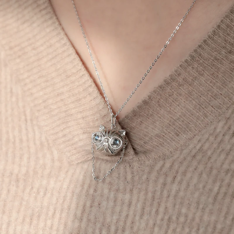 Pendentif chat littéraire en argent sterling, style boutique, tempérament doux, bijou pour femme, cadeau idéal et élégant.