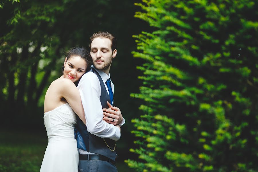 Fotógrafo de casamento Elena Belevantseva (femida1985). Foto de 25 de julho 2017