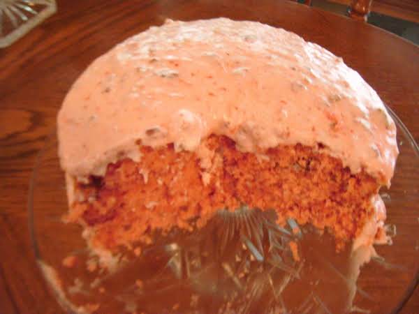 Strawberry Pecan Cake_image