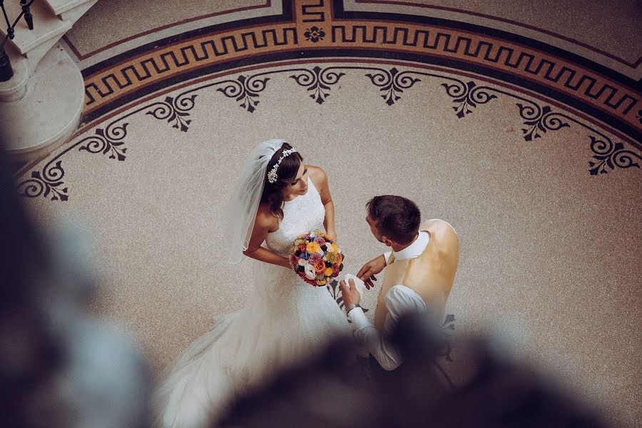 Fotografo di matrimoni Adrienn Balázs (loveforeverwed). Foto del 20 ottobre 2018