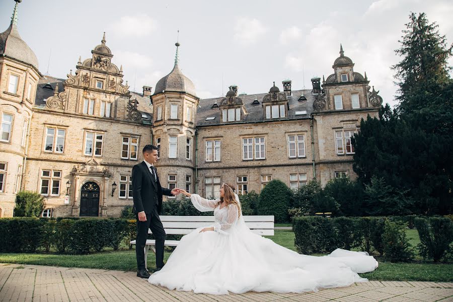 Fotógrafo de casamento Viktoriya Sklyar (sklyarstudio). Foto de 30 de dezembro 2022