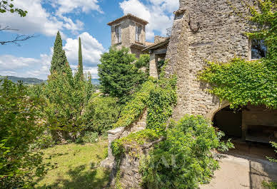 House with garden 3