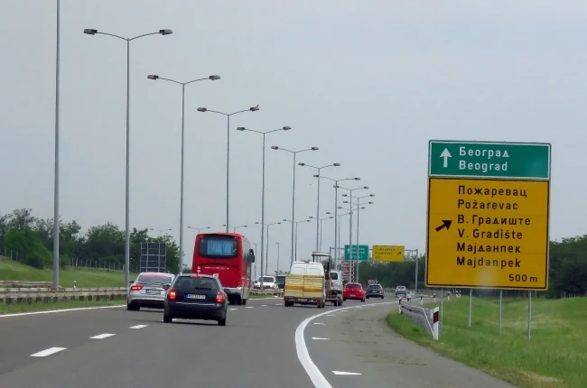 AMSS: Saobraćaj pojačan, na graničnom prelazu Batrovci teretna vozila na izlazu čekaju deset sati