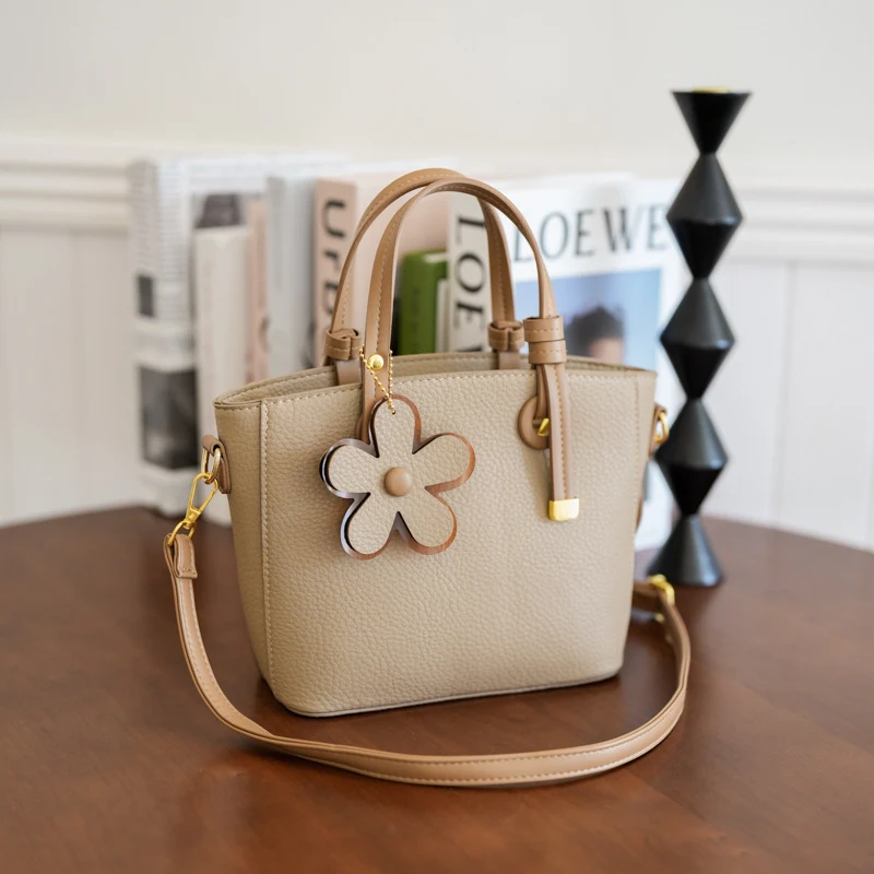 Retro crossbody tas voor dames met grote capaciteit, modieus en ruim. Perfect voor dagelijks gebruik en reizen.