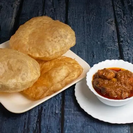 Luchi (3pcs) + Chicken Kosha (2pcs)