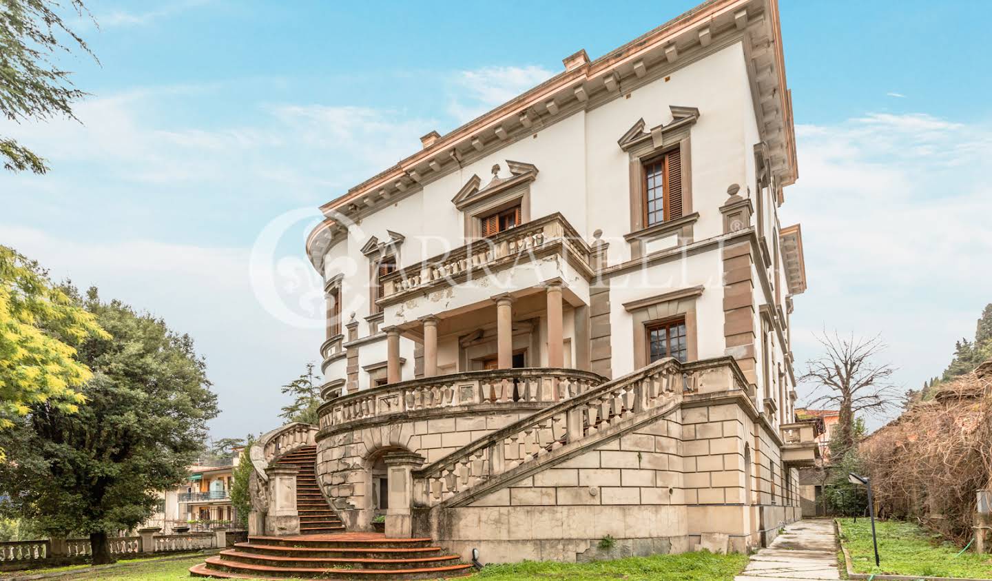 Villa with garden Florence