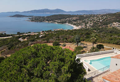 Villa avec piscine et jardin 4