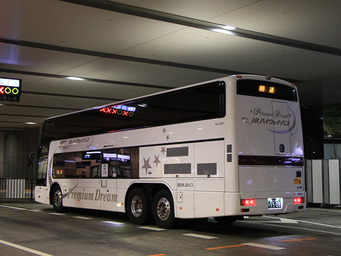 西日本JRバス「プレミアム中央ドリーム342号」　744-0901　大阪駅JR高速バスターミナル待機中　その2