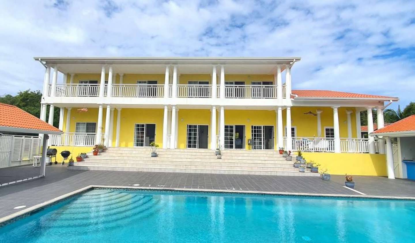 Propriété avec piscine Gros Islet