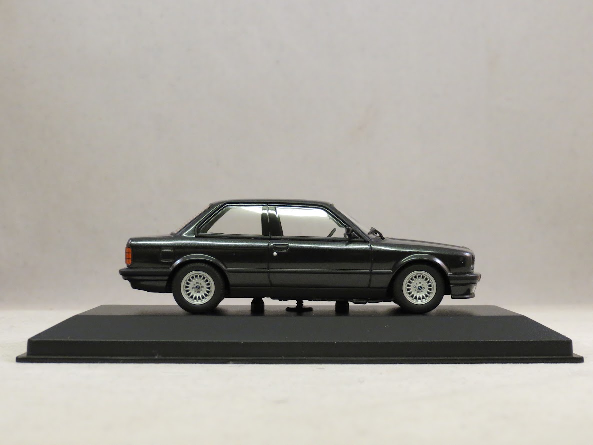 1/18 KYOSHO BMW 1 SERIES COUPE (E82) Dealer Version 80430427064