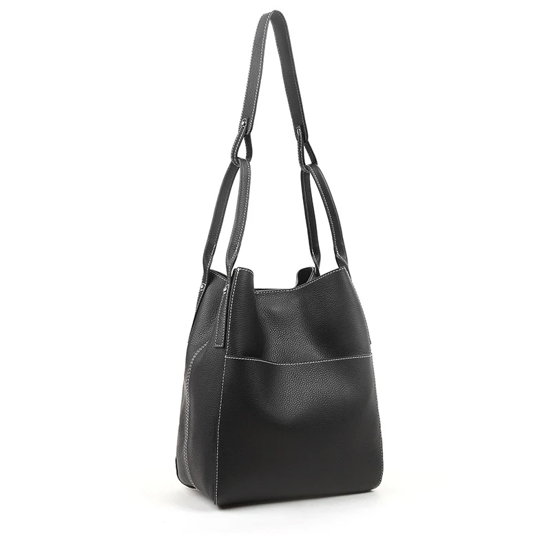 Sac bandoulière à une épaule en cuir de vachette de première couche, tendance. Un accessoire élégant et pratique pour un style quotidien raffiné.