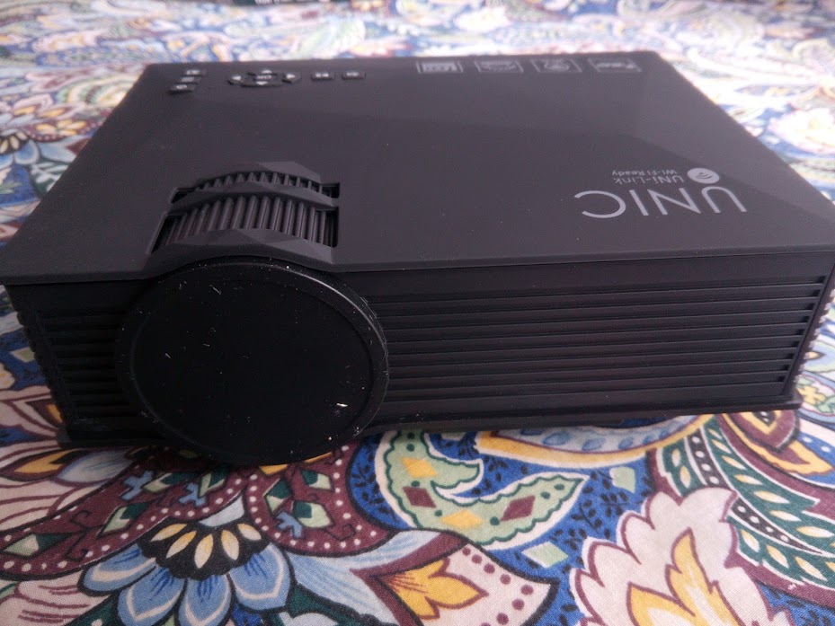 Mi REVIEW: Proyector UNIC UC46 de bajo coste, 1200 lumens, contraste 800:1