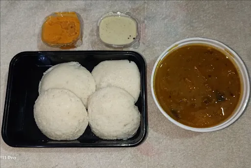 Idli [Big, 4 Pieces] With Sambar