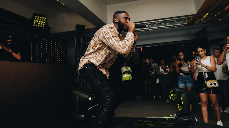 Amapiano sensation Daliwonga recently performed for Schweppes fans at a secret concert in Cape Town.