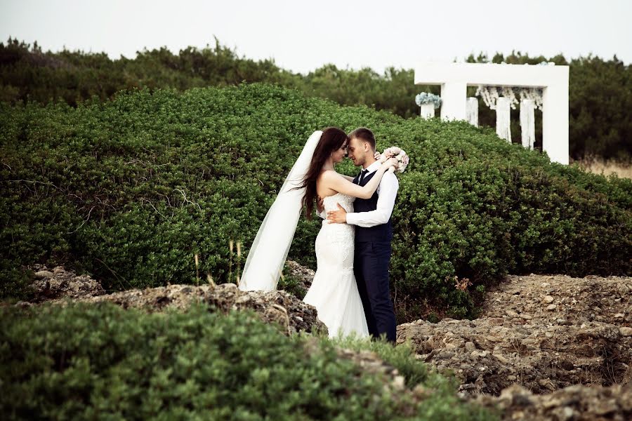 Wedding photographer Vitaliy Nikolaev (vitaliynikolaev). Photo of 15 October 2018