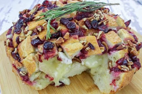 Cranberry Brie Pull-Apart Bread