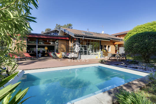 Maison avec piscine et terrasse