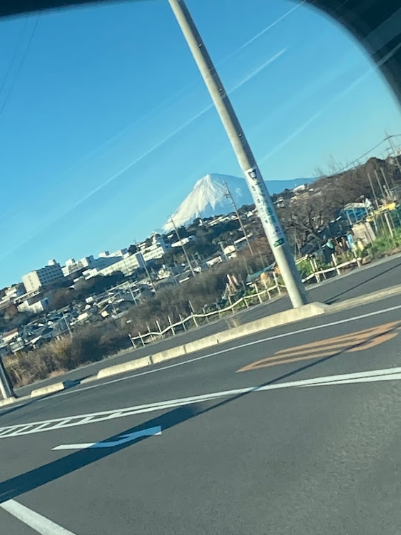 𝓂𝒾𝓃𝓂𝒾𝓃(みんみん)さんが投稿した富士山と愛車・人生初のカメ活・クルマ好きな人と繋がりたい🚘❤️・花粉症つらたん🤧・いつもイイね＆コメントありがとうございます😆に関するカスタム事例の投稿画像1枚目