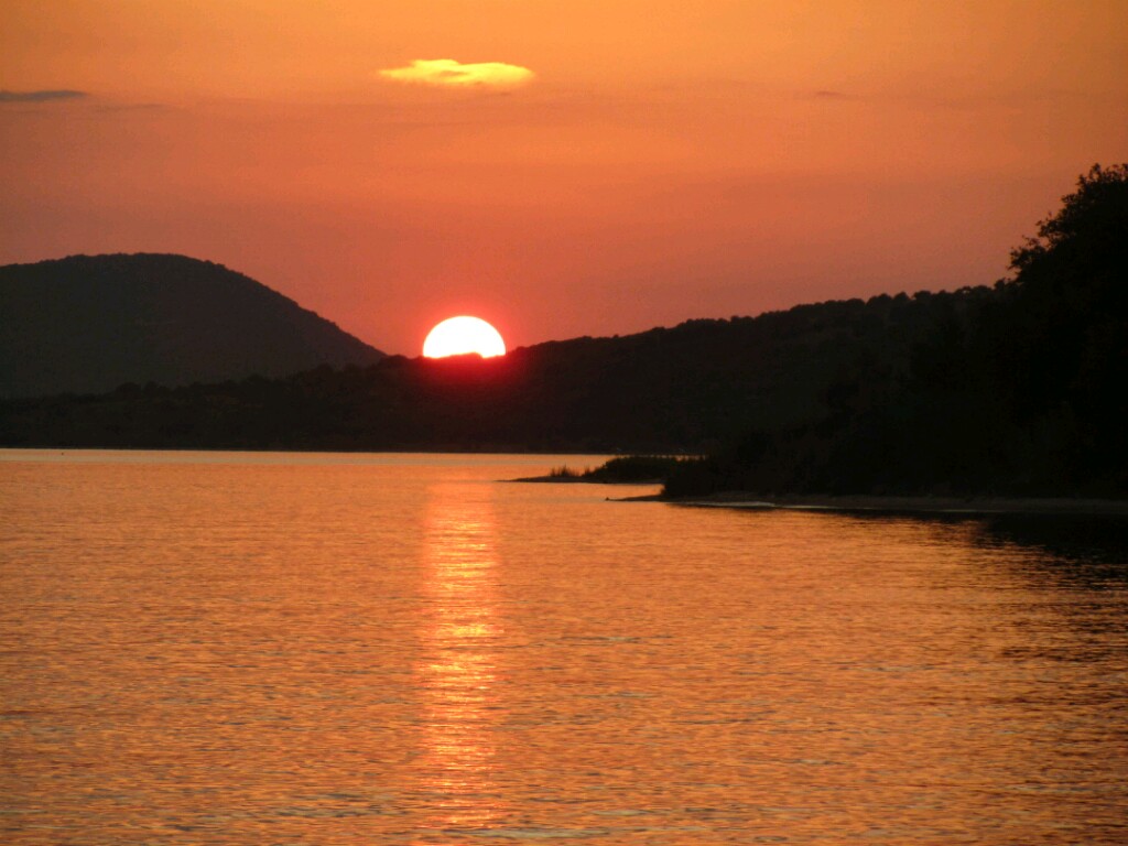 Tramonto al porto.  di pipposcalco319