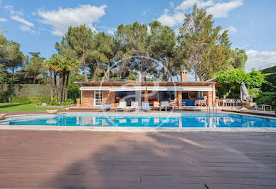 Maison avec piscine et terrasse 2