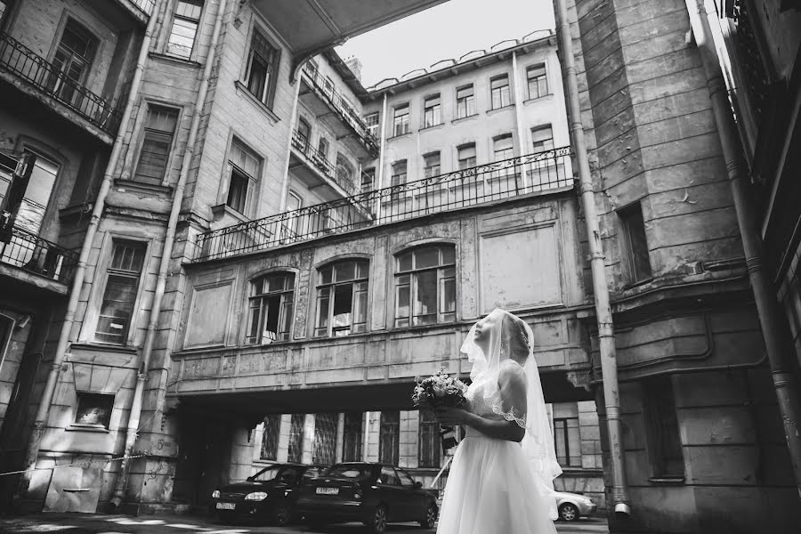 Wedding photographer Aleksandr Zarvanskiy (valentime). Photo of 13 February 2017