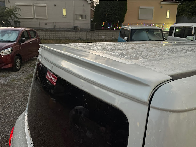 アルトラパンの痛車施工中・リアスポイラー取り付け・フルバケ取付・レッドテール化に関するカスタム事例の投稿画像4枚目