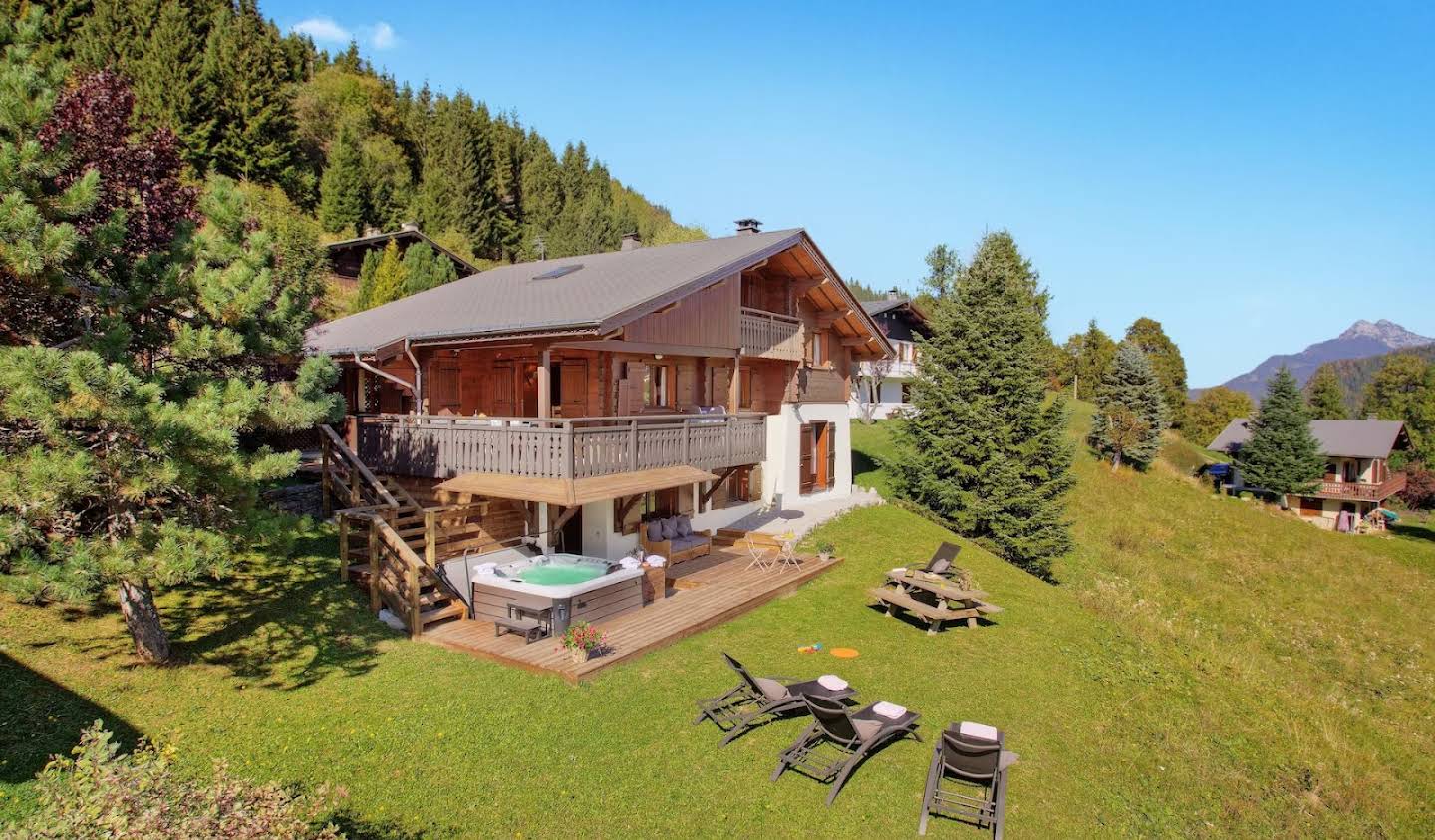 Chalet avec vue panoramique et terrasse La Clusaz