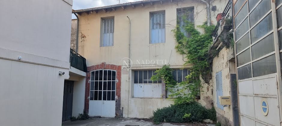 Vente immeuble 6 pièces 138 m² à Cavaillon (84300), 99 000 €