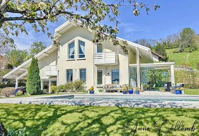 Maison avec piscine et terrasse 15