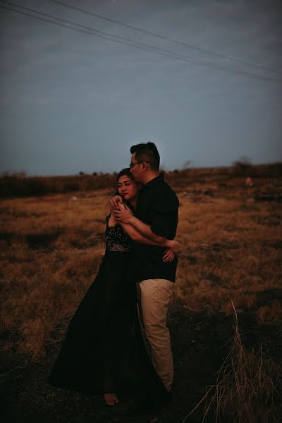 Fotógrafo de casamento Rendhi Pramayuga (rendhi1507). Foto de 22 de novembro 2019