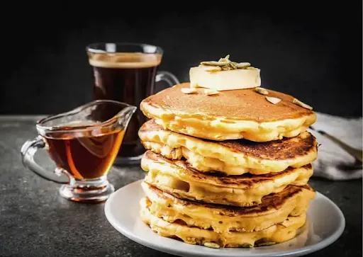 Classic Pancakes With Maple Syrup