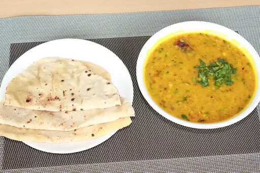 2 Chapati With Veg Curry