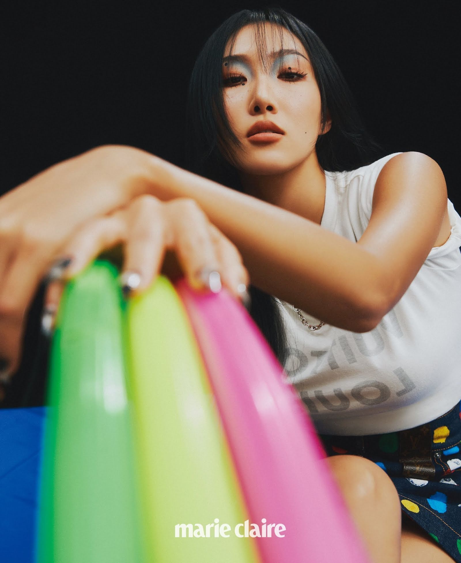 MAMAMOO-HWASA-for-MARIE-CLAIRE-Korea-x-LOUIS-VUITTON-March-Issue-2023-documents-3