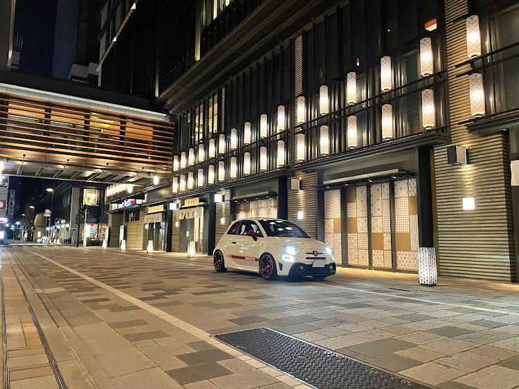 アバルト 595のアバルト・アバルト595・２月も宜しくお願いします・夜景・ドライブに関するカスタム事例の投稿画像1枚目