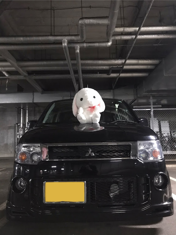 eKスポーツのekスポーツ・H82W・地下駐車場・ぽてうさろっぴー・ボンネットに乗るに関するカスタム事例の投稿画像1枚目