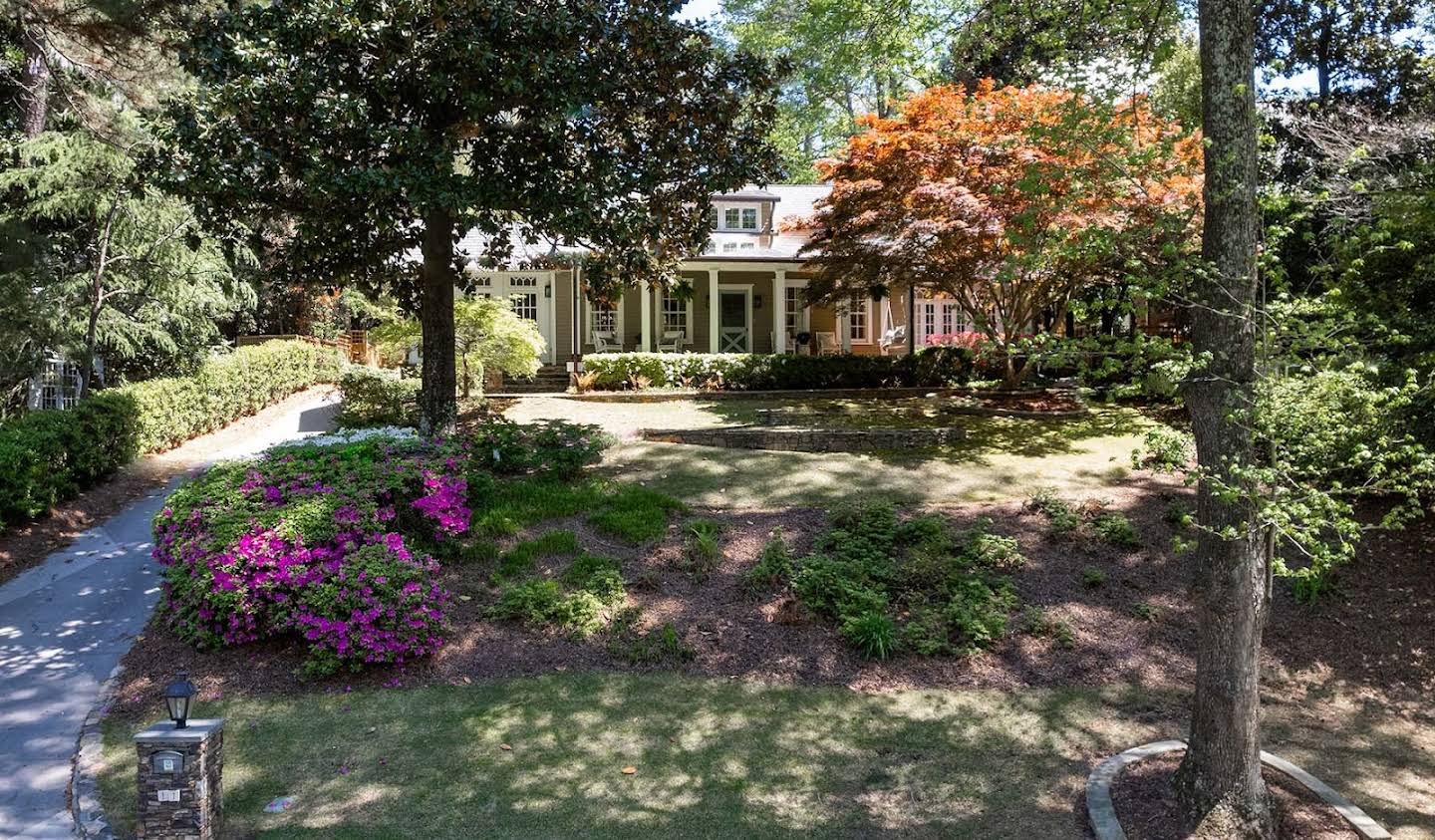 House with pool and garden Atlanta