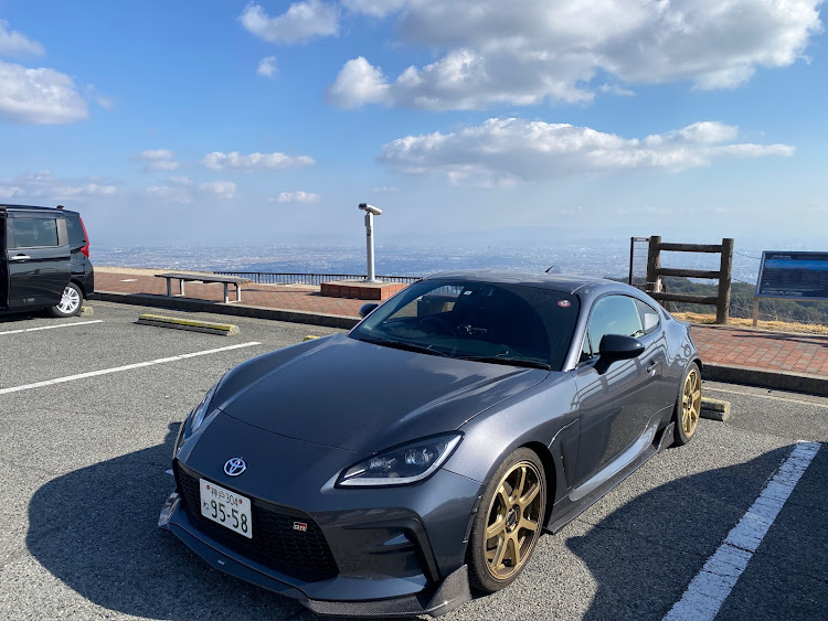 GR86のあけましておめでとうございます今年もよろしくお願いします・1人ドライブ✨🚗💨🎶・東六甲展望台・いいねをしてくださった方々に、感謝でございます🙇‍♂️・汚れたまま年越しに関するカスタム事例の投稿画像1枚目