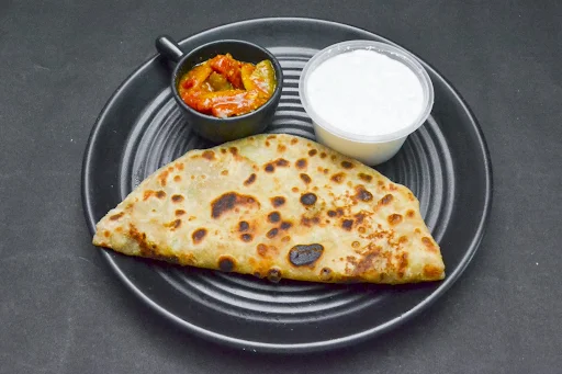 Pyaz Paratha With Achar