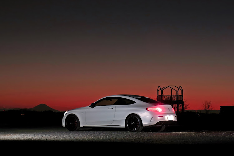 Cクラス クーペのメルセデス・ベンツ・discover＿ct・マジックアワー・ベンツ・夕焼けに関するカスタム事例の投稿画像7枚目