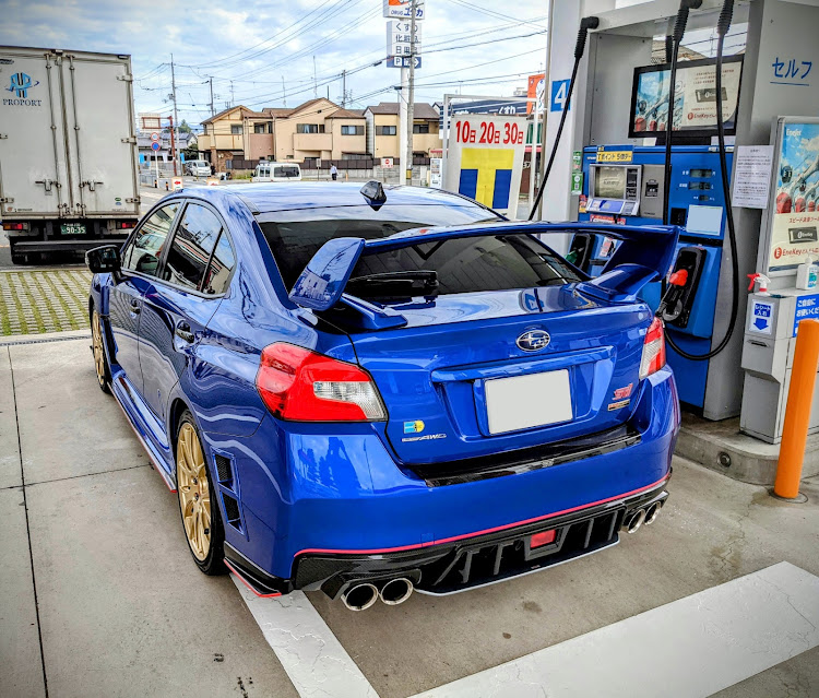 WRX STIの真横・コロナが早く終息しますように・ガソリン高いなー⛽️に関するカスタム事例の投稿画像2枚目