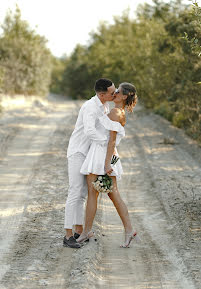 Fotógrafo de casamento Oksana Saveleva (tesattices). Foto de 15 de julho 2020